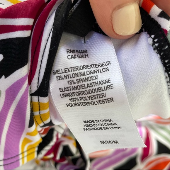 BCBG Paris Women's Adjustable Keyhole One Piece Swimsuit Sz Small. - Picture 11 of 12